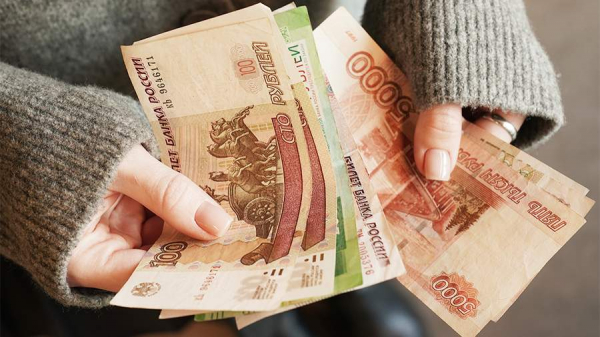 
                    В России хотят запретить передавать коллекторам долги по потребкредитам

        