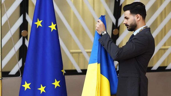 
                    Политолог назвал последствия неспособности ЕС предоставить кредит Украине

        